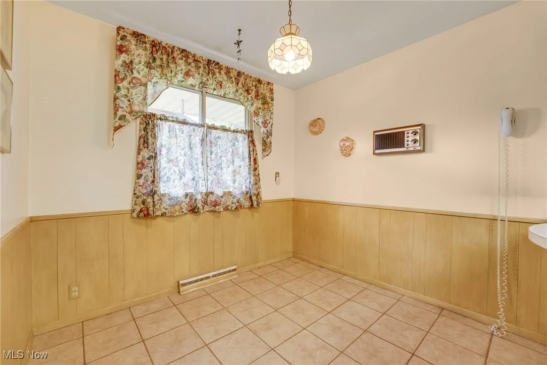 Eat-in area of kitchen