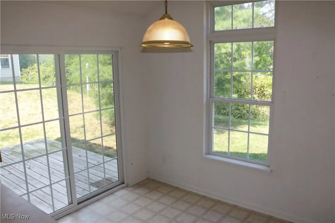 Dininf area with Cathedral ceilings