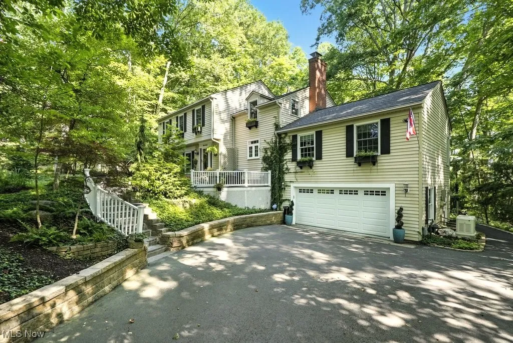 38195 Dodds Hill Drive, Willoughby Hills, Ohio 44094,MLS Now Listing ID