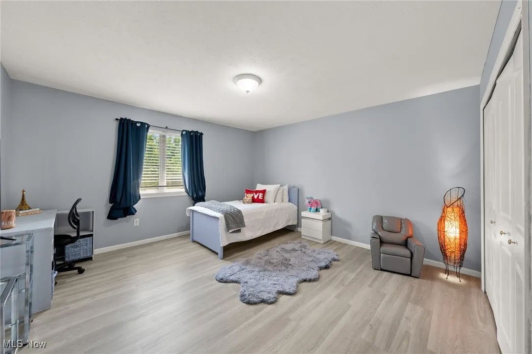 2nd floor bedroom