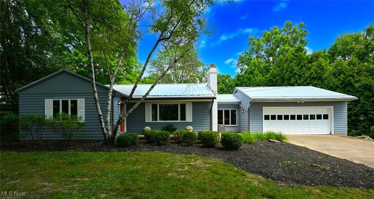 *WELCOME HOME! 351 N. MESSNER RD IN NEW FRANKLIN! REMODELED RANCH 3 BDRMS, 1 BA, FINISHED BASEMENT, ATTACHED 2 CAR GARAGE ON .78 ACRES OF LAND ~