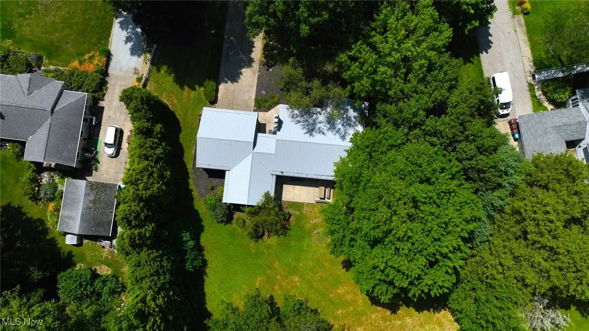*ABOVE VIEW SHOWING THE AMAZING NEW METAL ROOF ON HOME AND GARAGE! ~