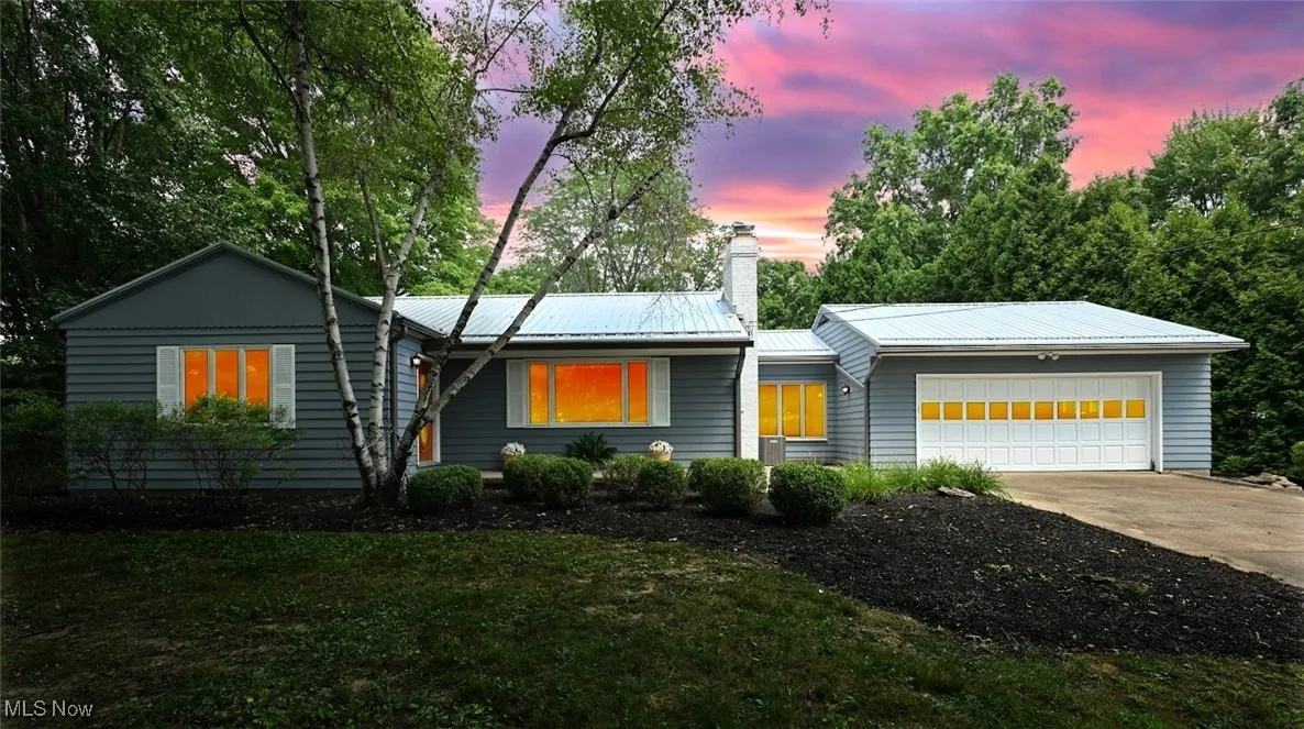 *HOME SWEET HOME! 351 N. MESSNER IN AKRON/NEW FRANKLIN OHIO! NEAR PORTAGE LAKES! MANCHESTER SCHOOL DISTRICT. PEACEFUL NEIGHBORHOOD ONE STORY RANCH LIVING W/UPDATES THROUGHOUT, A GREAT YARD AND ALL YOU'LL NEED! ~