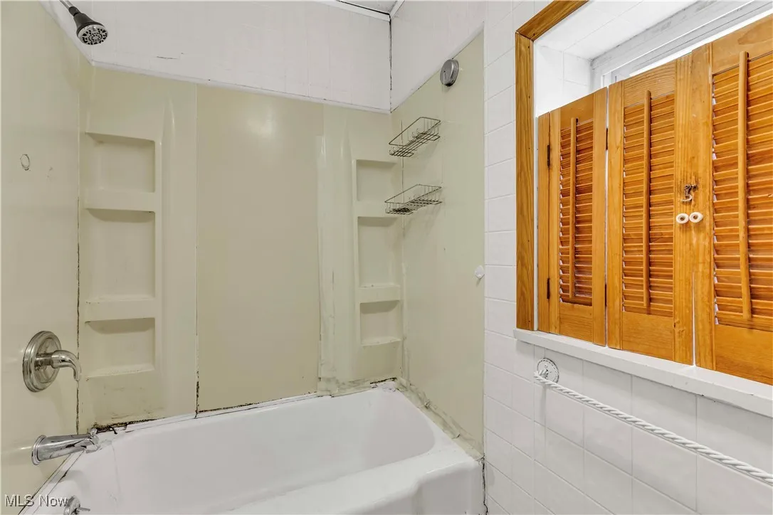 Full bath with washtub / shower combination