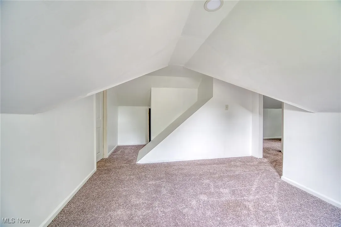Sitting room/Bonus room
(2nd floor)