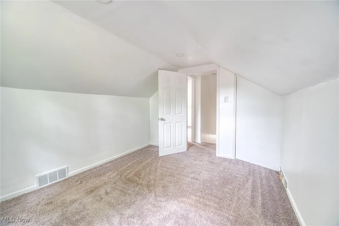 Bedroom #4
(2nd floor)