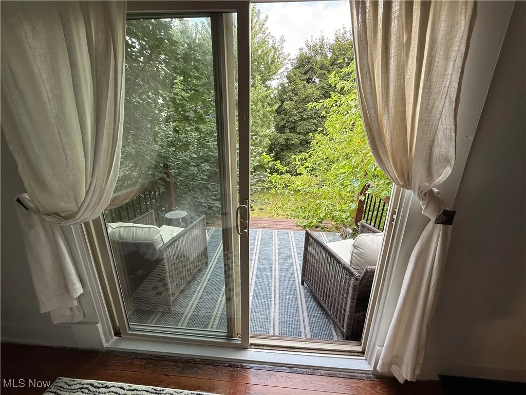 slider to balcony