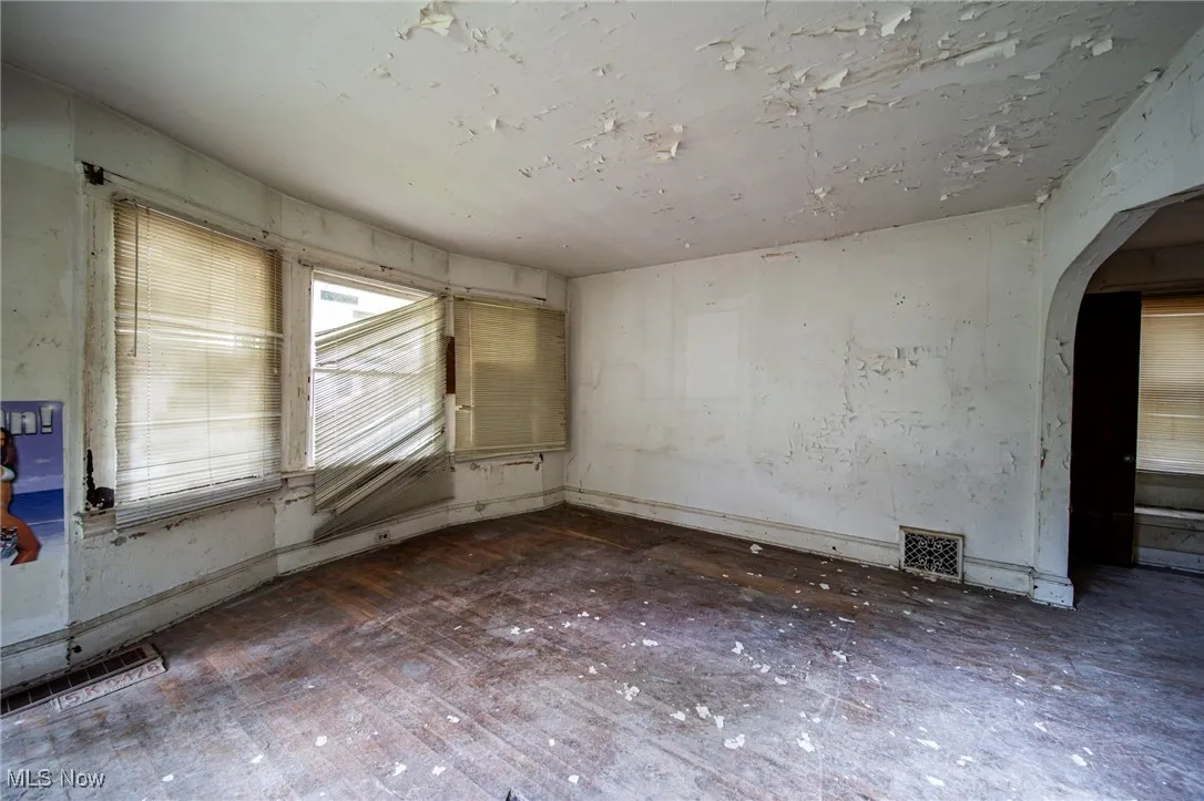 10525 Gooding Avenue, Cleveland, Ohio 44108,MLS Now Listing ID