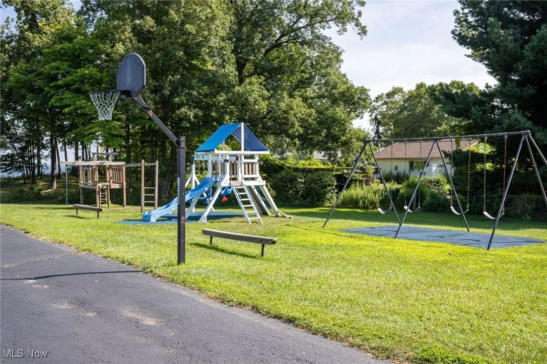 Cedarwood Beach Club, 2 minute drive, 8 minute walk.