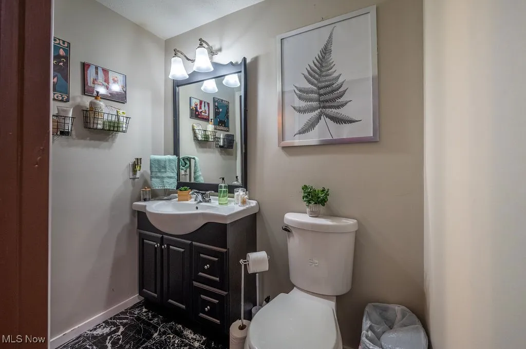 15 Oakmont Drive, Belpre, Ohio 45714,MLS Now Listing ID