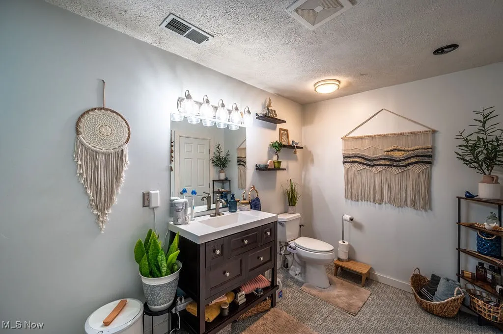 15 Oakmont Drive, Belpre, Ohio 45714,MLS Now Listing ID