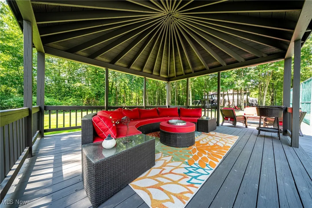 Deck #3 perfect for outdoor lounging