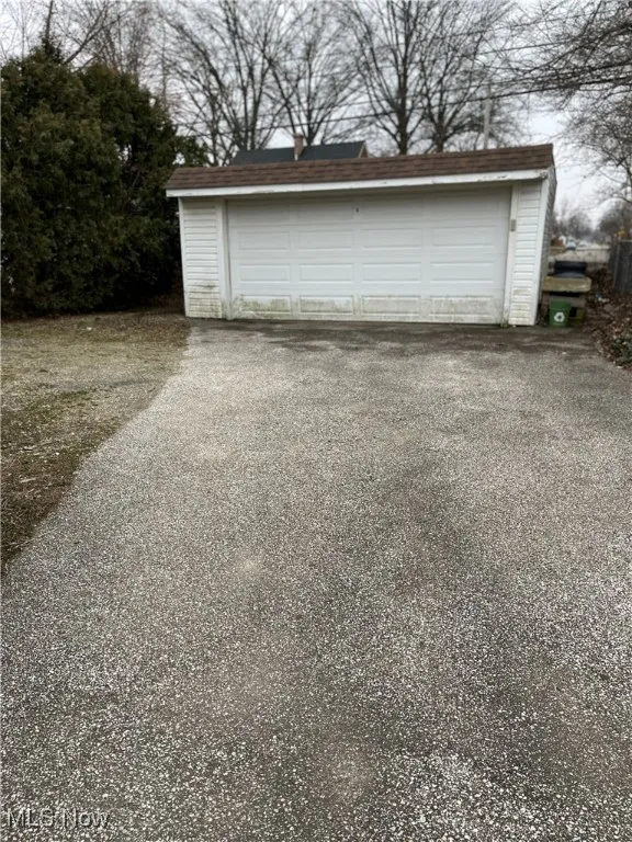 2-care detached garage