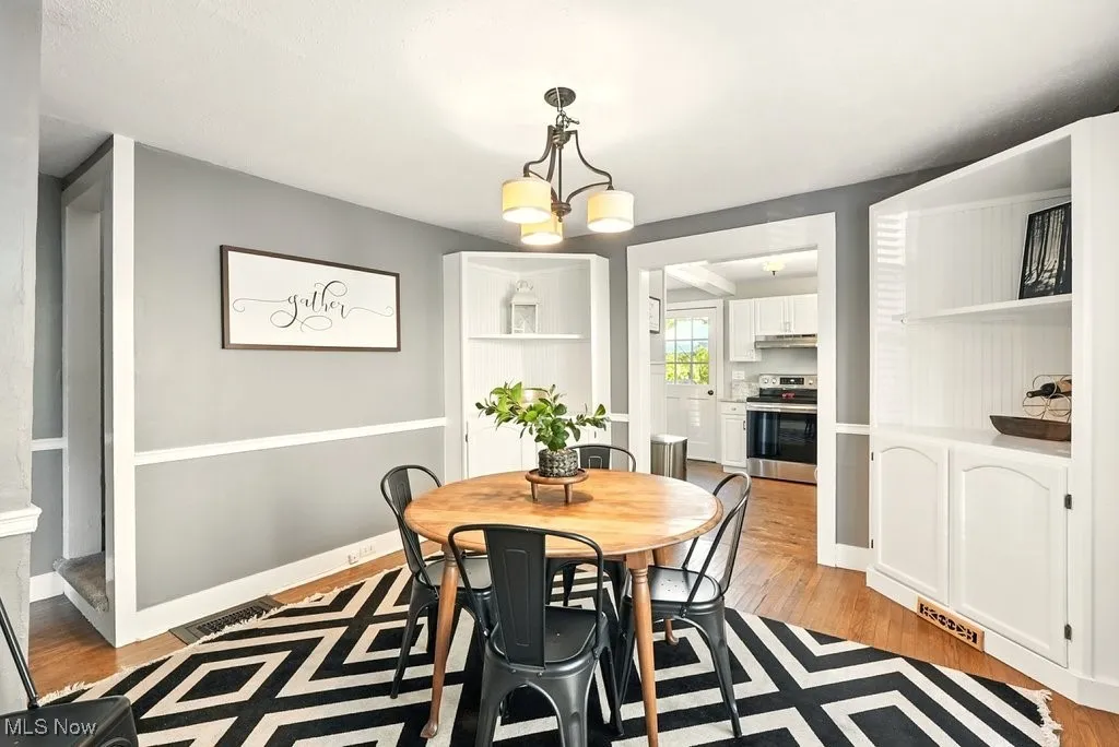 122 S Main Street, Chagrin Falls, Ohio 44022,MLS Now Listing ID