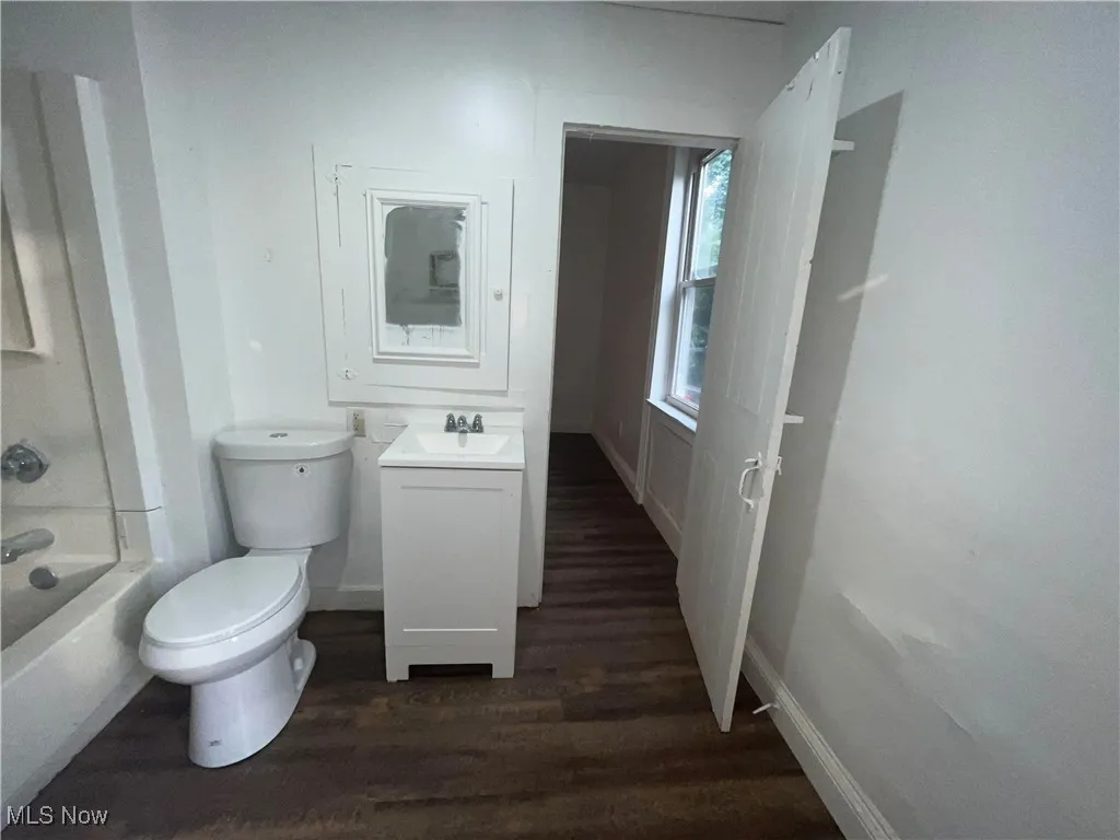 Unit 1 Bathroom