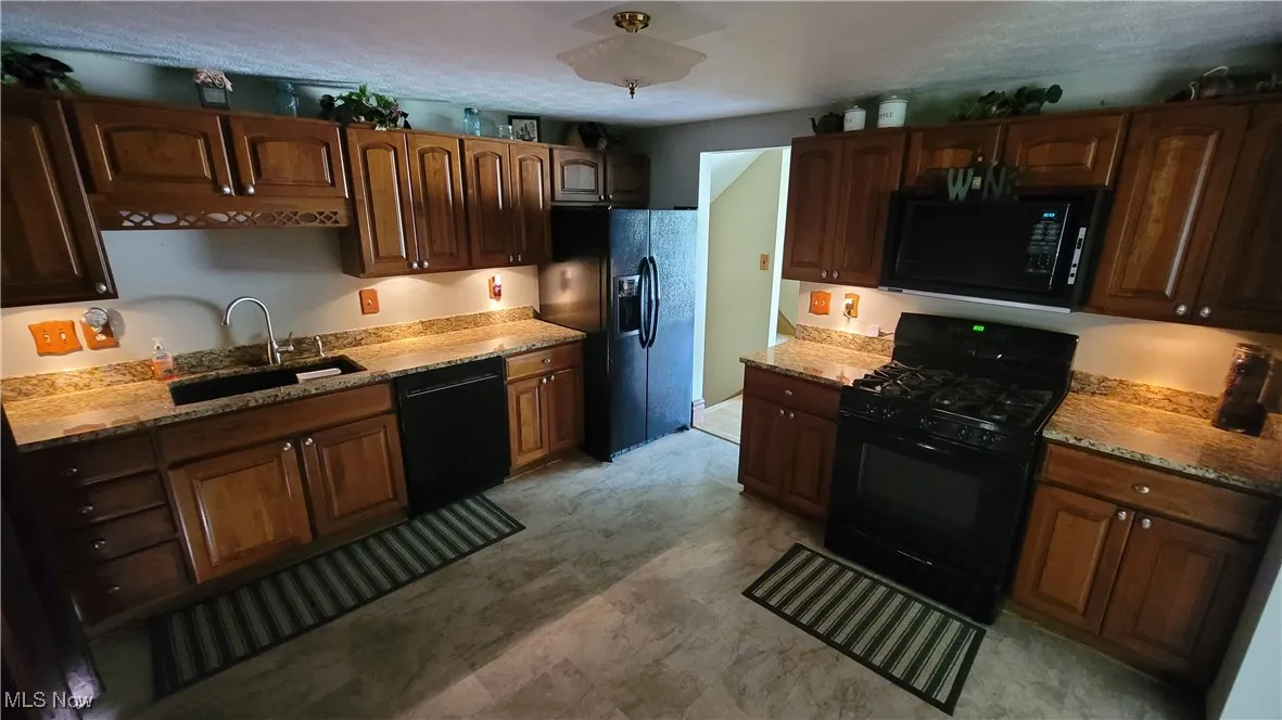 Kitchen with under cabinet lighting