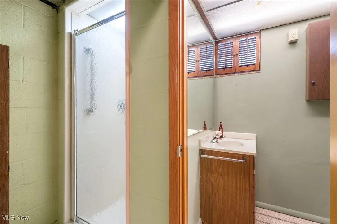 327 E 280th Street, Euclid, Ohio 44132,MLS Now Listing ID