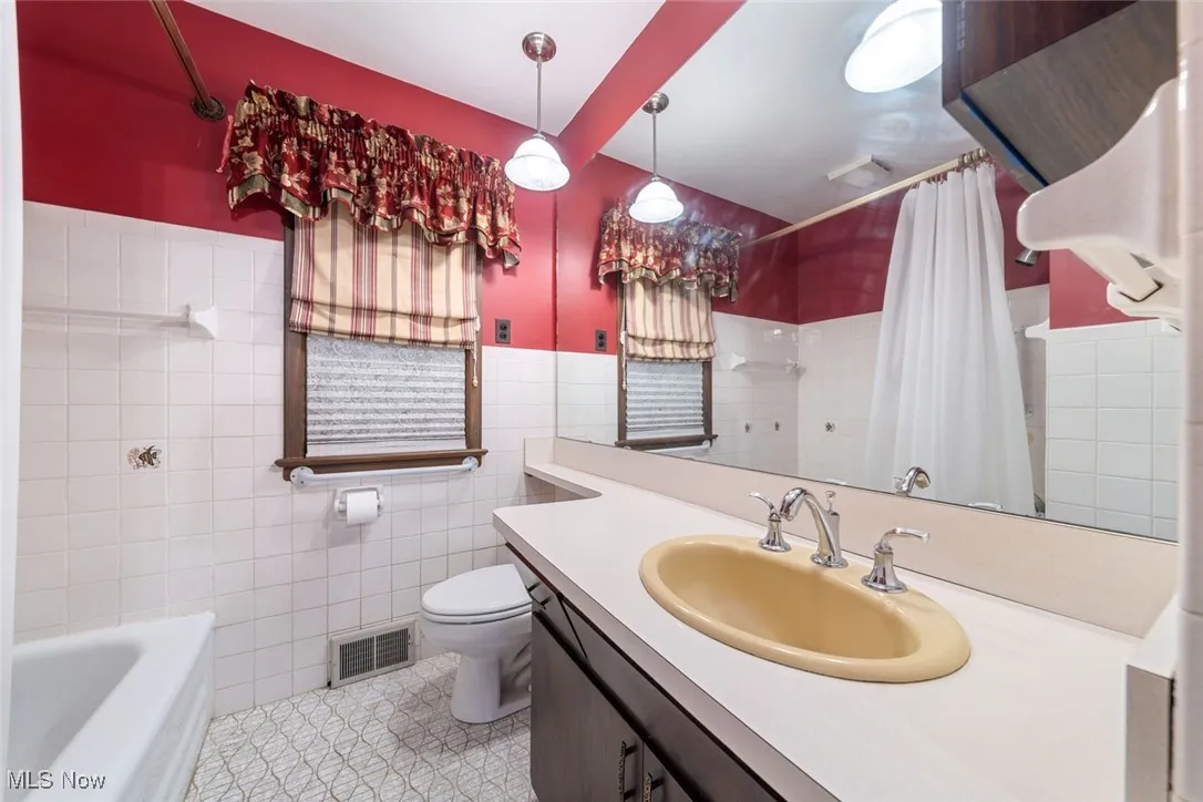 327 E 280th Street, Euclid, Ohio 44132,MLS Now Listing ID