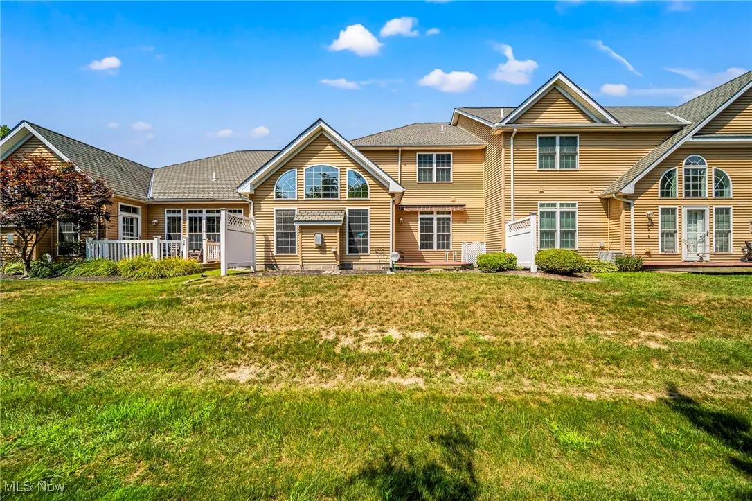 View of front of home featuring a front yard