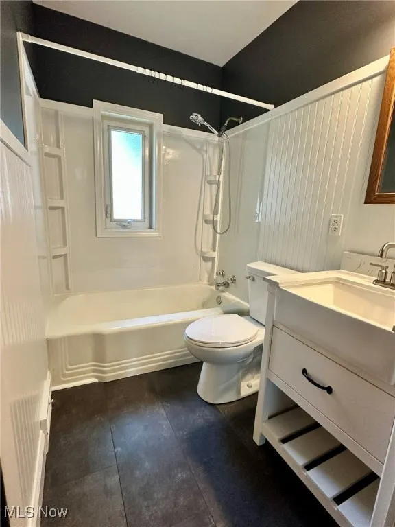 Full bath with bathing tub / shower combination and vanity