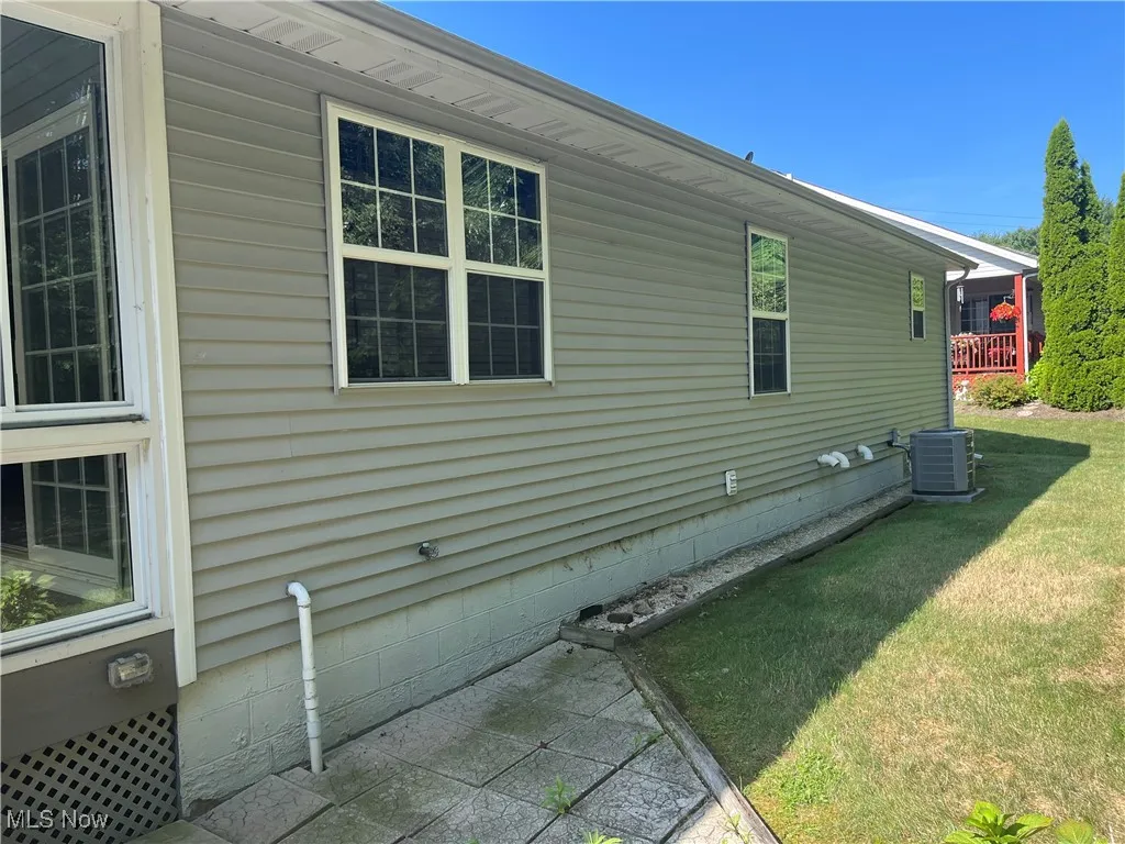 302 Bridgewater Lane, Chardon, Ohio 44024,MLS Now Listing ID