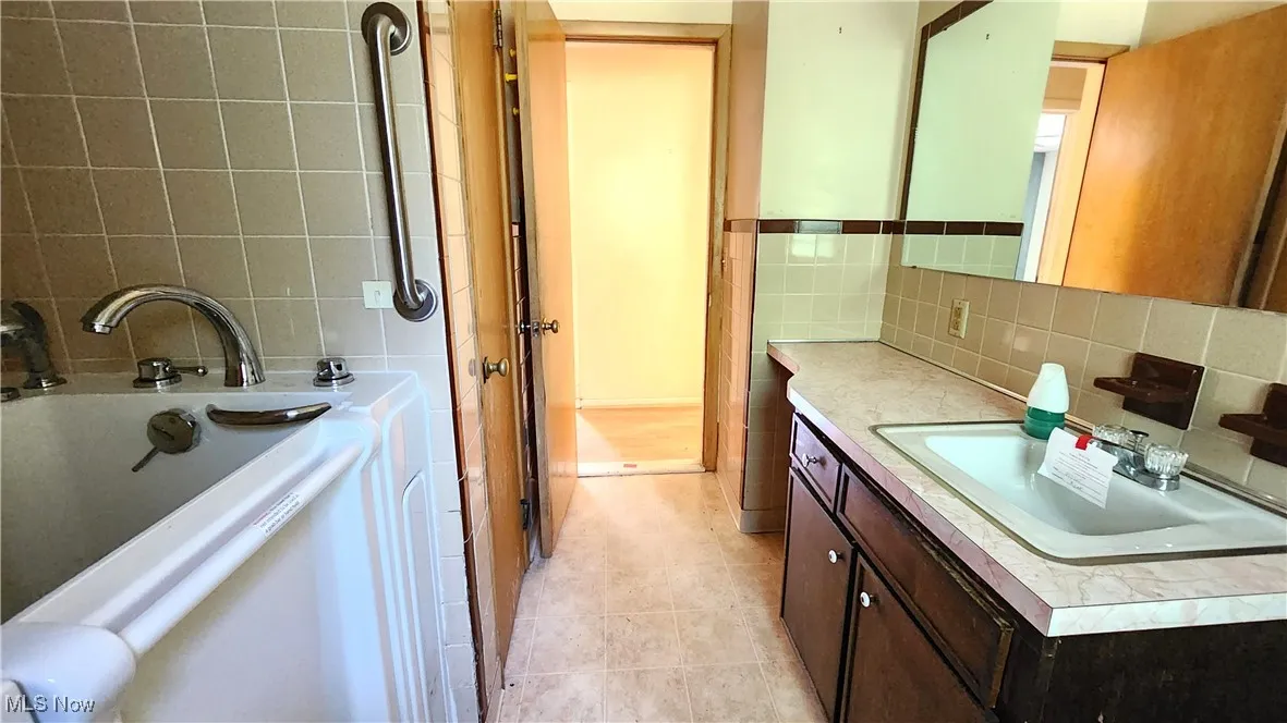 20211 Blackfoot Avenue, Euclid, Ohio 44117,MLS Now Listing ID