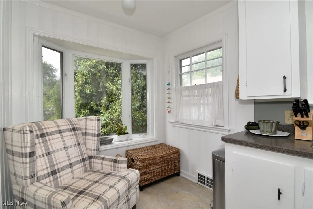 Doorway with crown molding