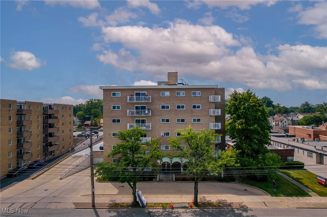 View of apartment building / complex