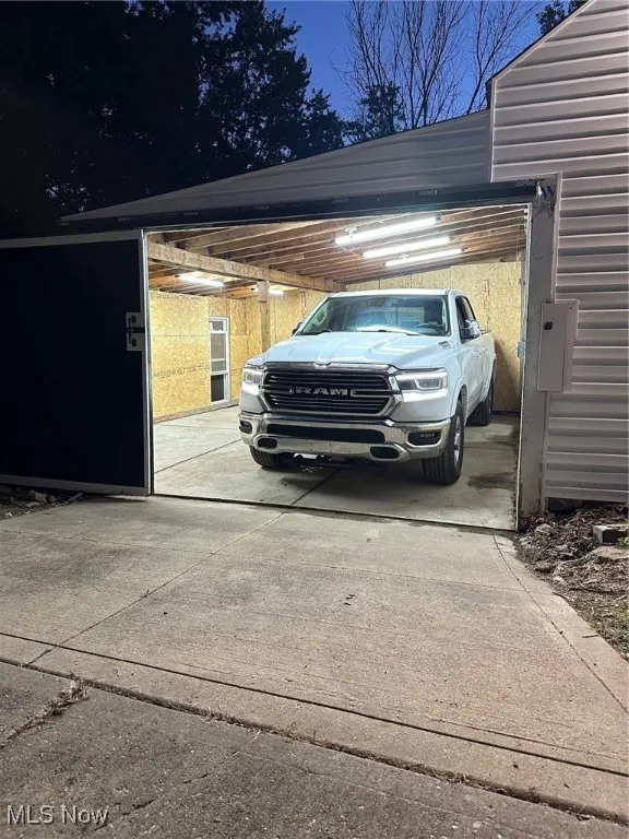 Fits a full size truck with plenty of extra space