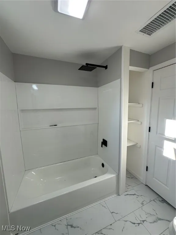 New Shower/tub with shelving