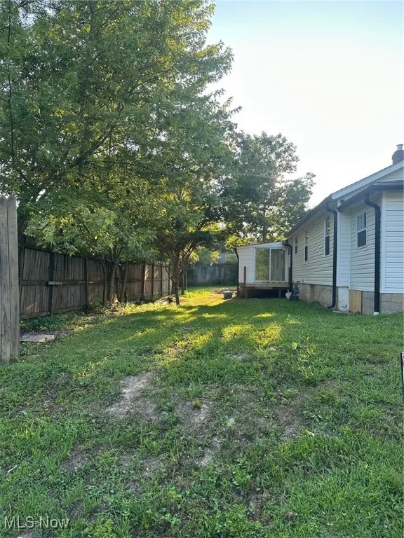 Side yard view from Stone rd