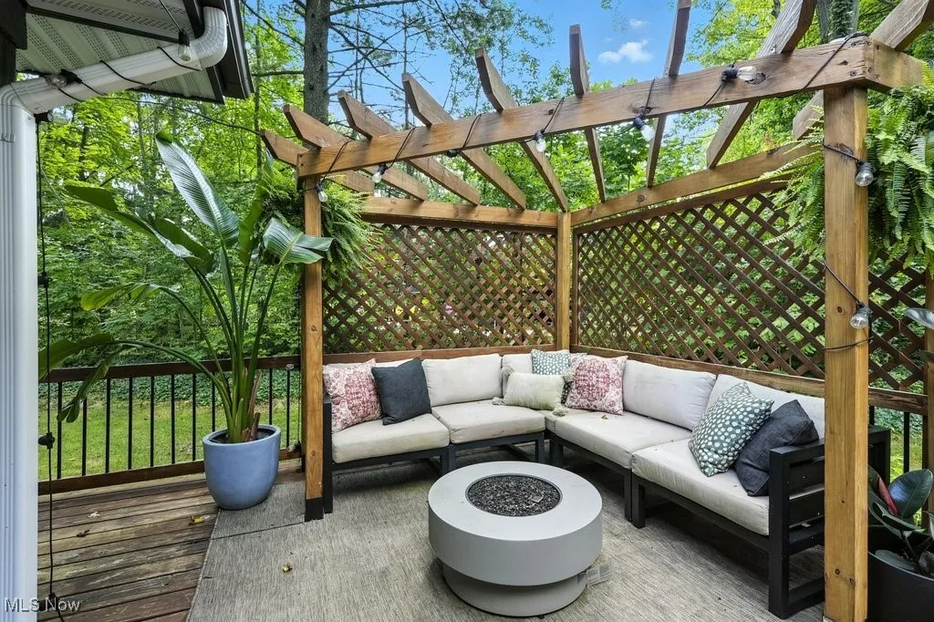 7667 Blackford Drive, Chagrin Falls, Ohio 44022,MLS Now Listing ID