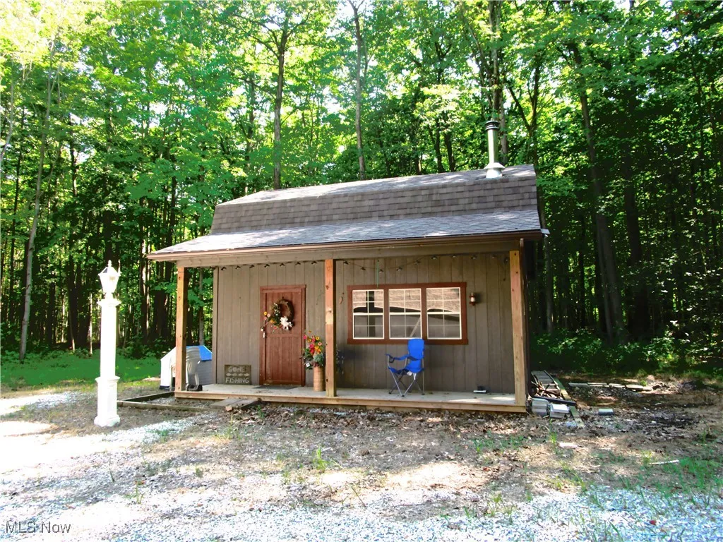 Front view of the Guest Cabin