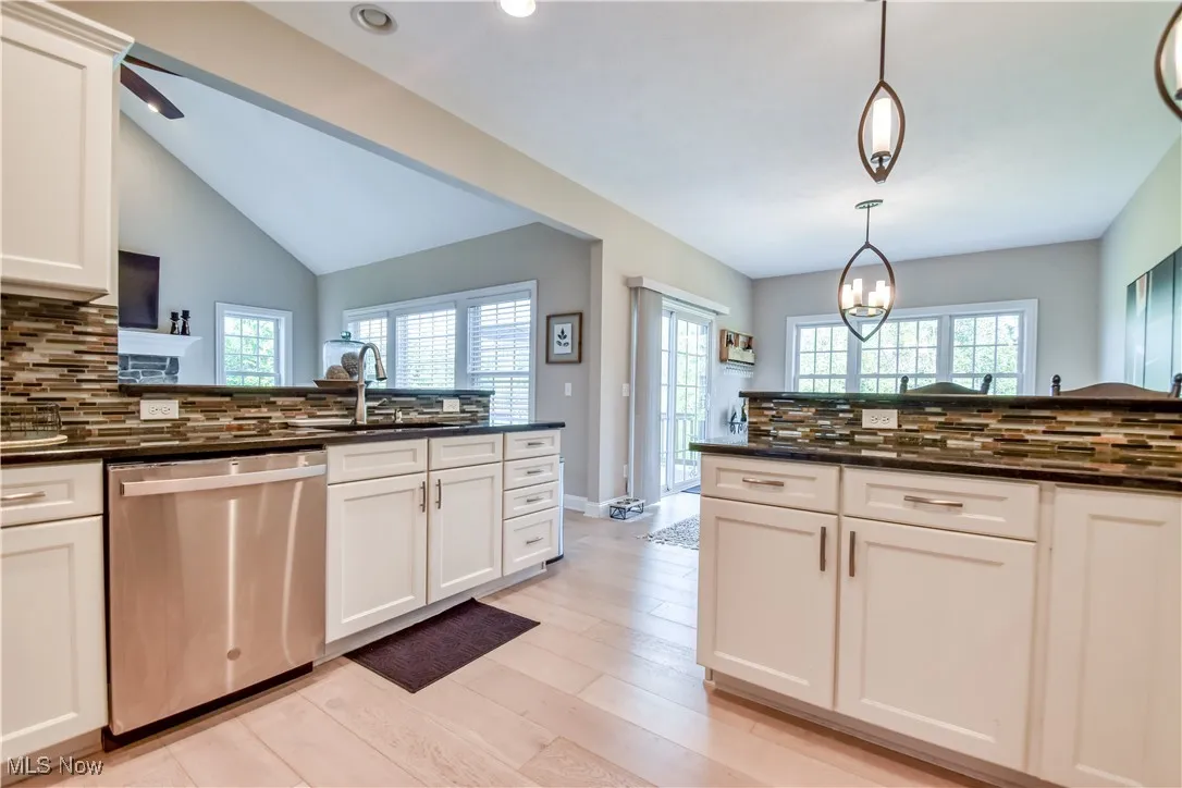 8076 Rainbow Drive, Concord, Ohio 44077,MLS Now Listing ID
