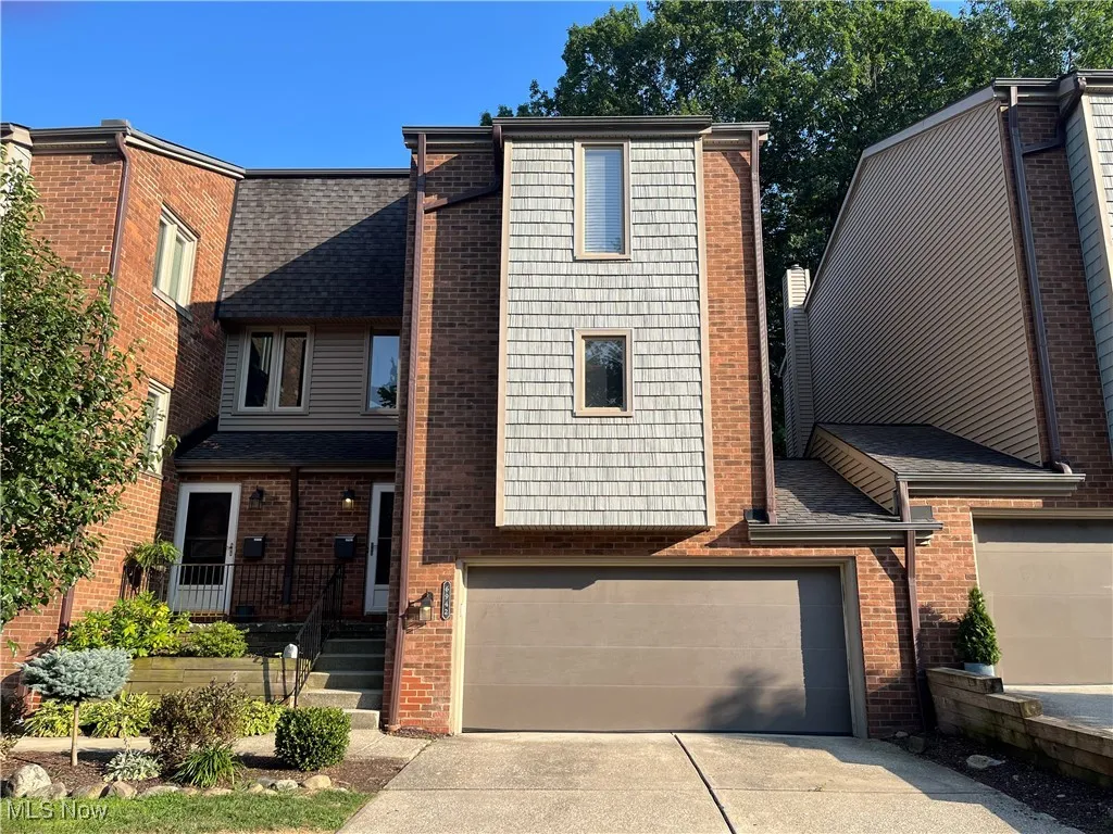 Welcome to 6942 W Fitzwater Rd. in the Compass South Condo Complex.