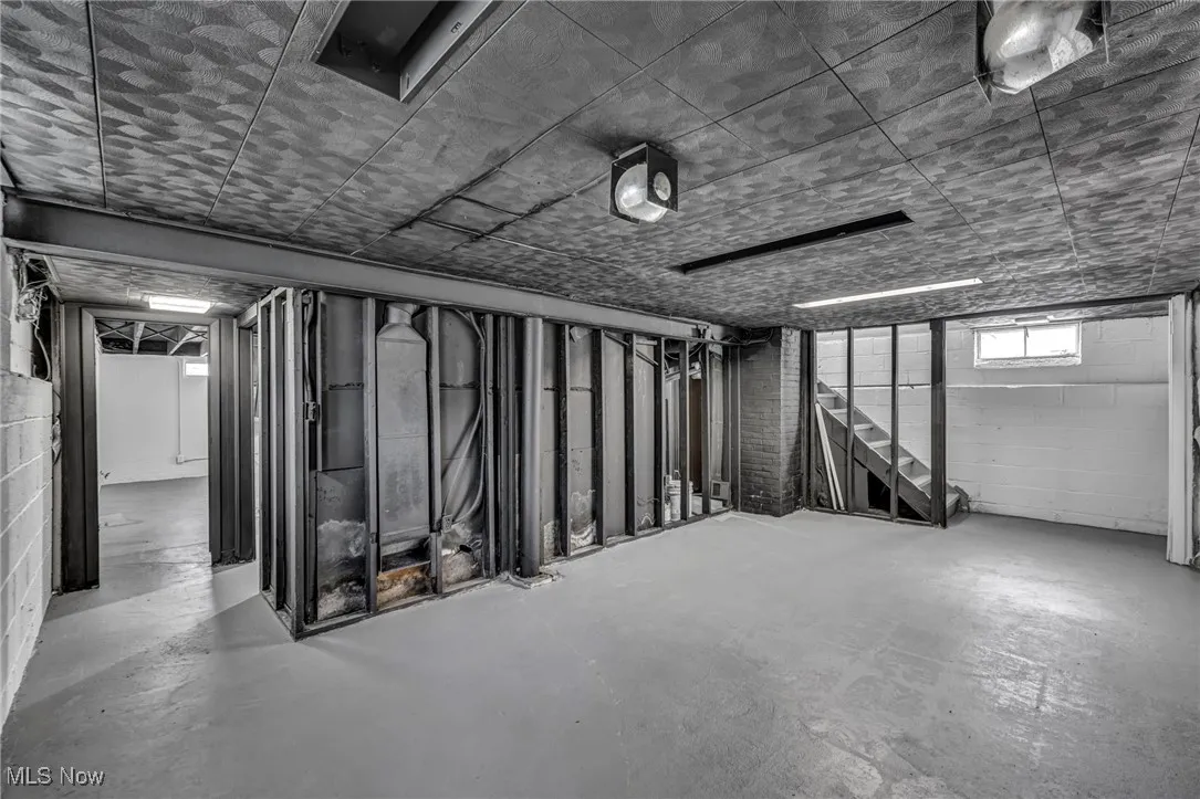 Below grade area with stairway