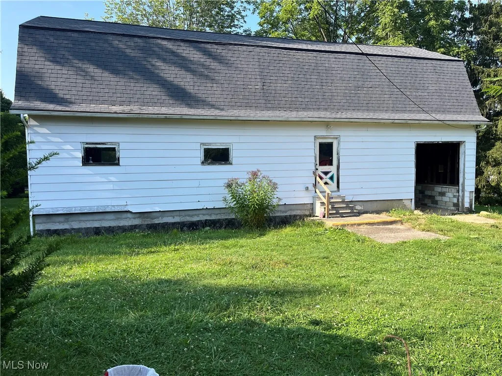 North side of 50' x 20' three story bank barn.