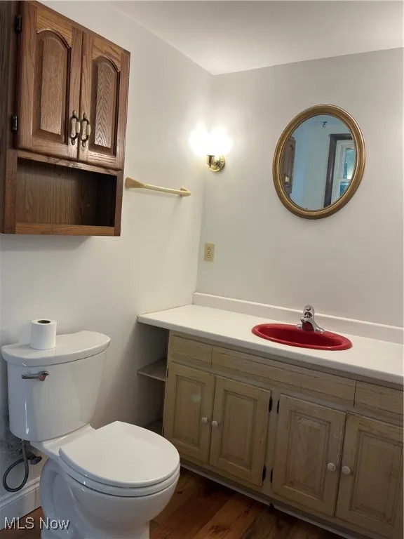 Half bath off master bdrm.