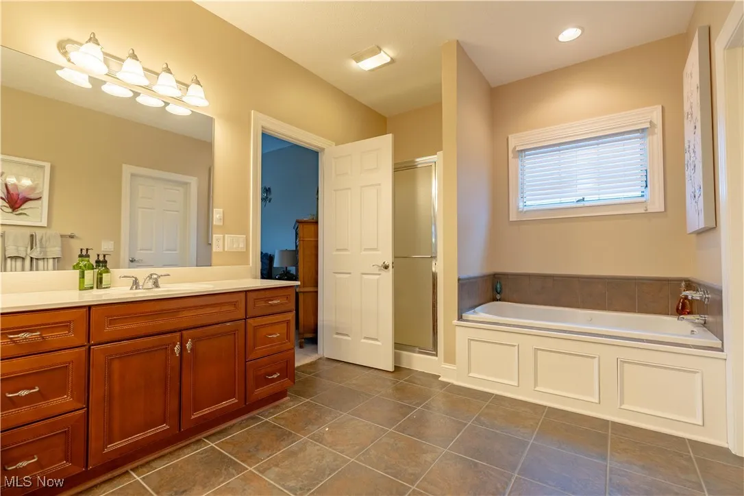 2984 Villa Glen Circle, Canton, Ohio 44708,MLS Now Listing ID