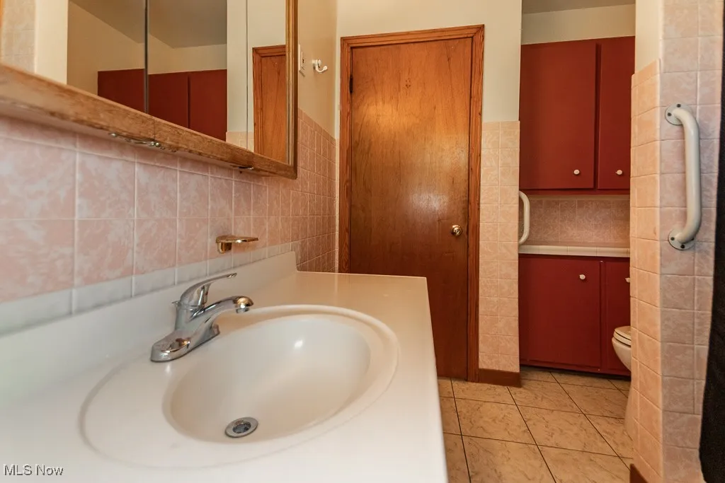 Main Bathroom