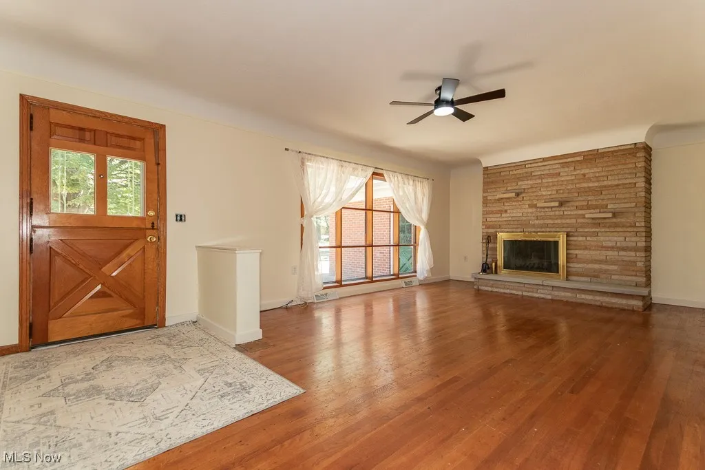 Nice and bright living room