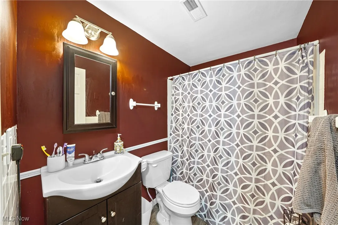 Bathroom in 2nd Floor Unit