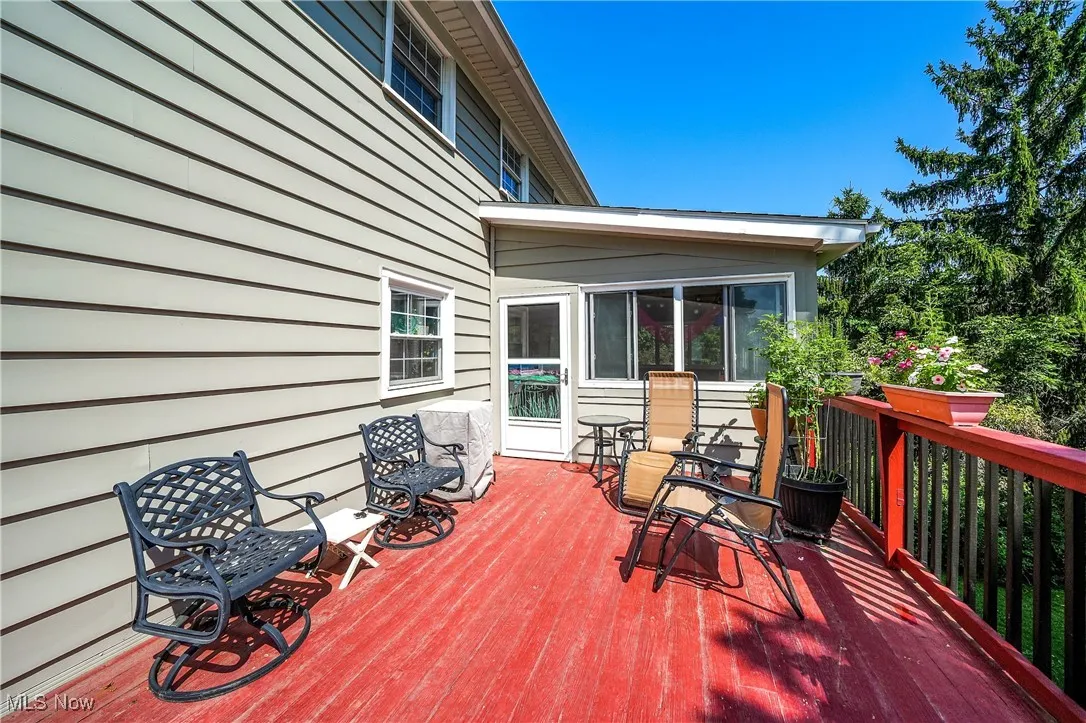 Deck For 1st Floor Unit