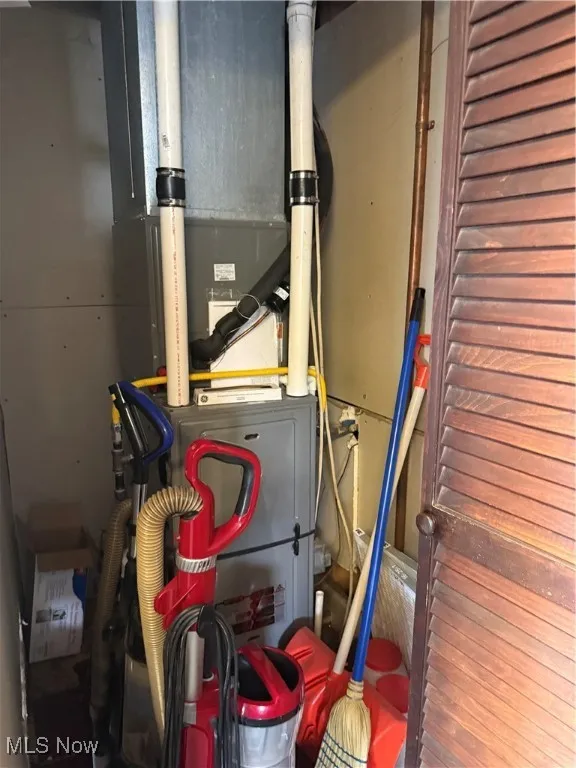 Utilities with heating unit