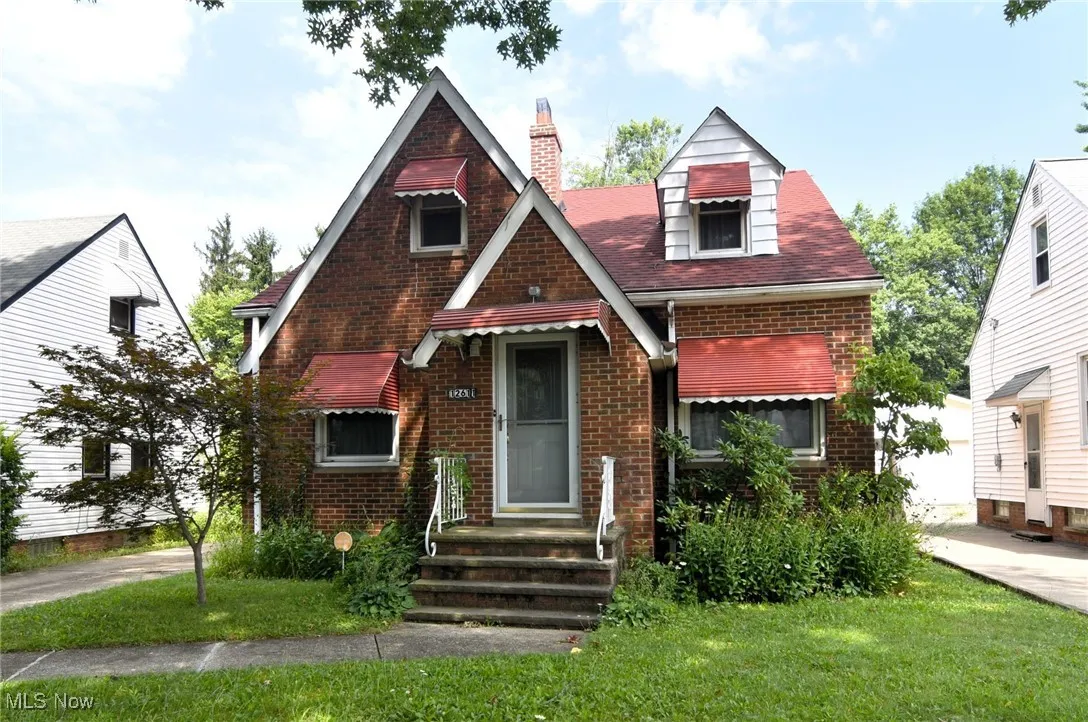 WELCOME home to 
12611 Orme, Garfield Hts