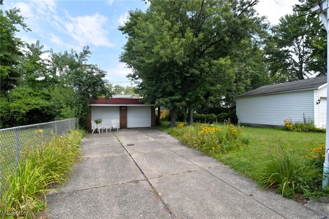 The garage doors were replaced in 2008 and the garage roof in 2006.