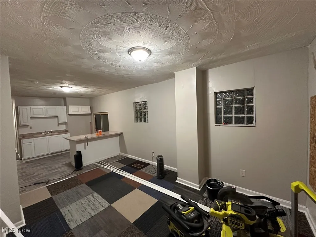 Open concept living / kitchen