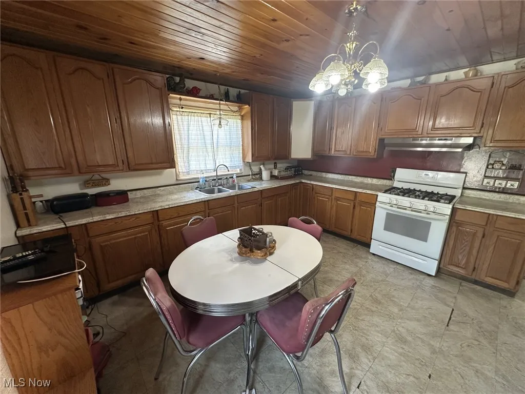 325 S Vine Street, Orrville, Ohio 44667,MLS Now Listing ID