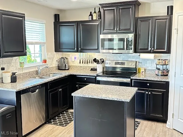 Granite Counters, pantry, all appliances