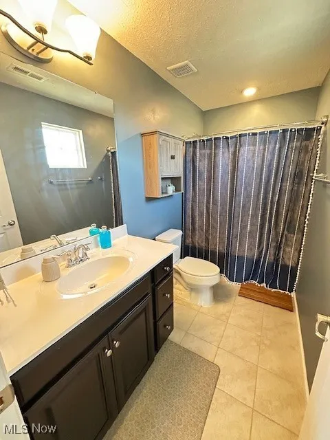 Private owners full bath